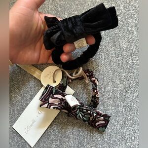 GIFTABLE 🎁 Cleobella Hair bow scrunchie Set NWT